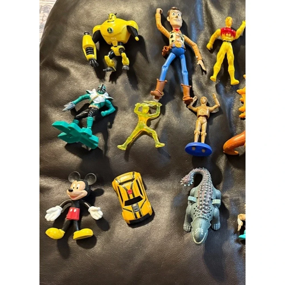 Lot of 20+ Action Figures &‎ Toys – Superheroes, Disney, Dinosaurs & More